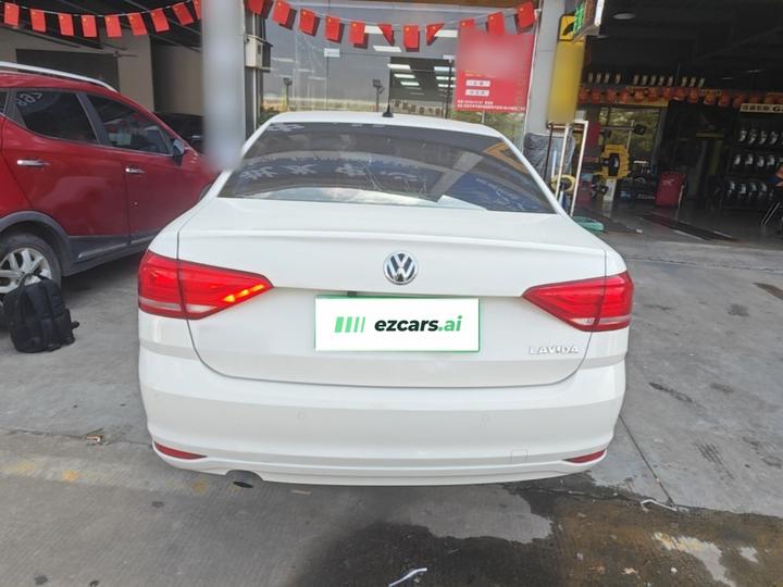 Lavida 2017 1.6L AT photo 5