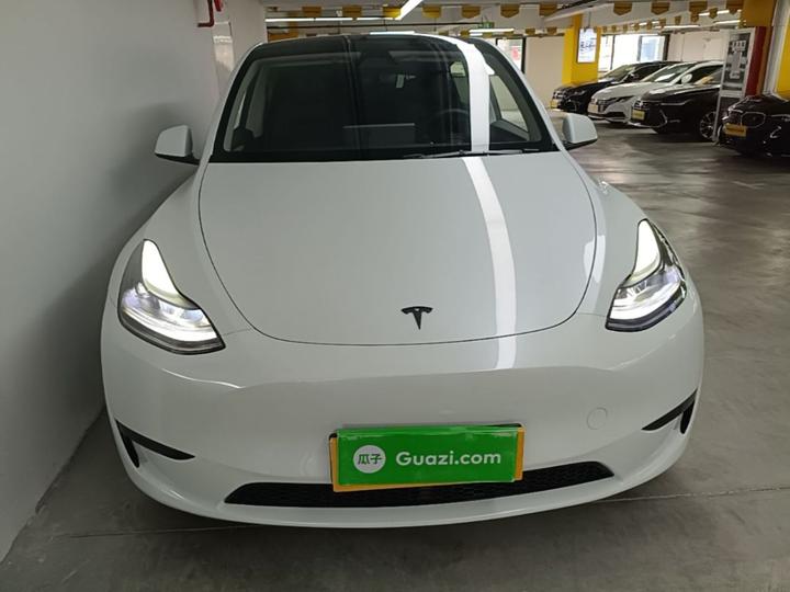 Model Y 2024 RWD photo 2