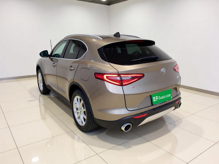 Alfa Romeo Stelvio 2017 2.0T 280HP Luxury photo 4