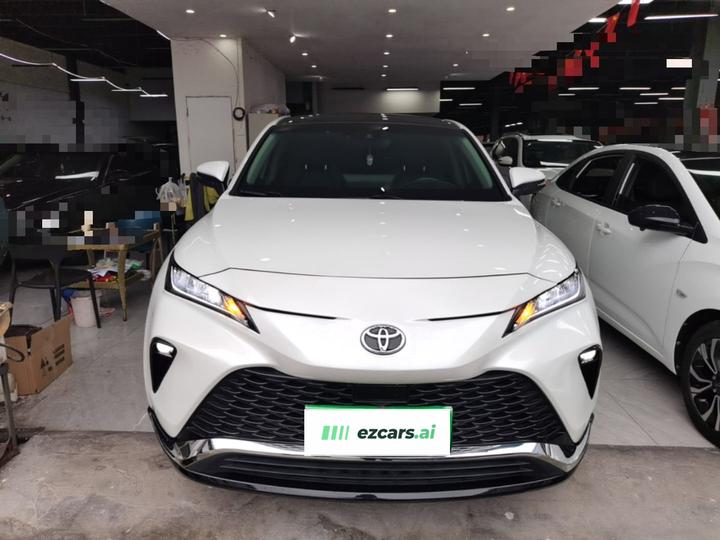 2022 2.0L CVT RWD Luxury photo 2