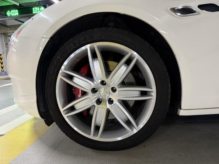 2013 3.0T Standard photo 2