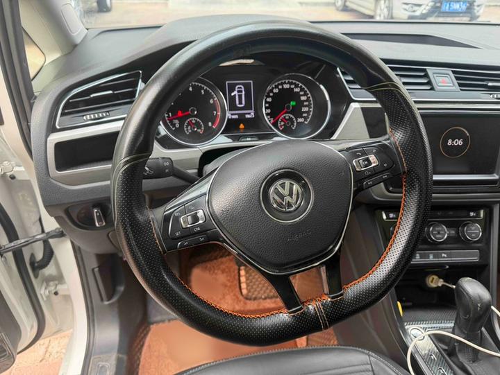 2018 L 280TSI DSG 7-Seater photo 8