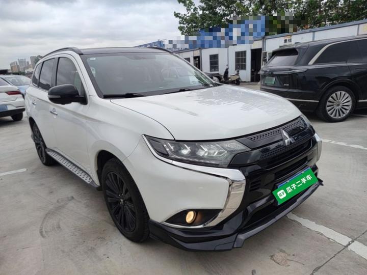 Outlander 2021 2.4L AWD 5-Seater photo 3