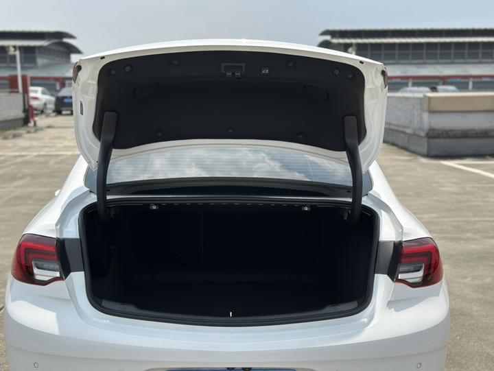 Regal 2022 552T Smart photo 3