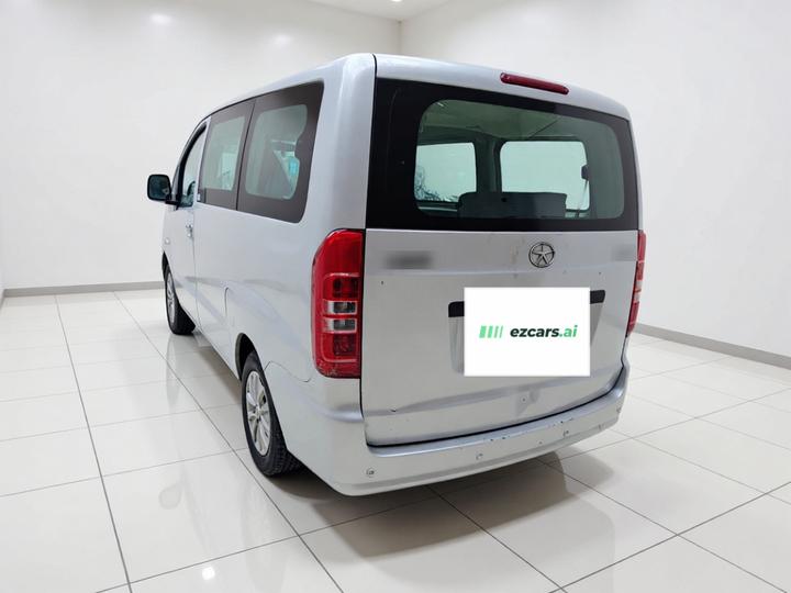 Refine M3 2018 1.6L Luxury photo 4