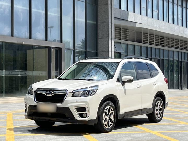 Forester 2021 2.0i Luxury