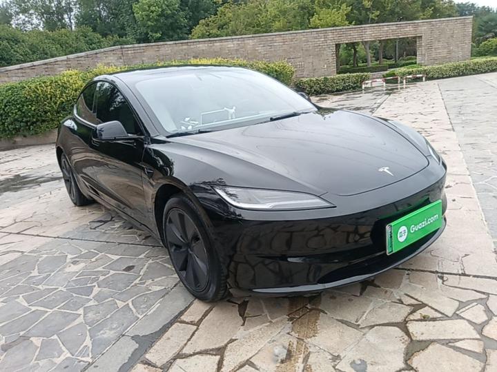 Model 3 2023 RWD photo 3