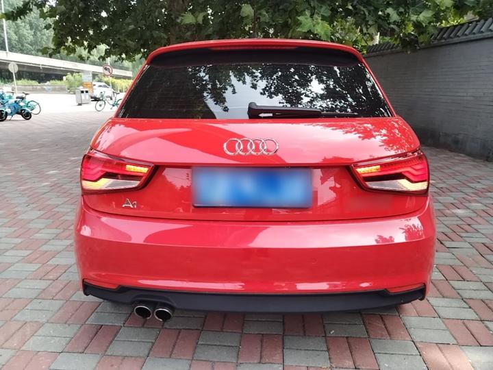 A1 2016 30 TFSI Sportback Design photo 3