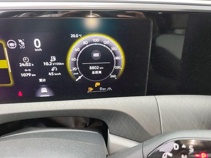 2026 450TSI AWD Flagship 6-Seater photo 6