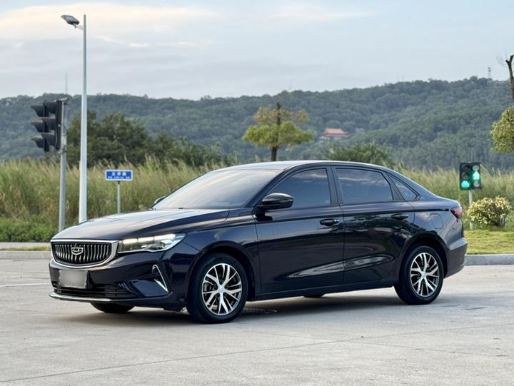 Emgrand 2022 4 1.5L CVT Elite