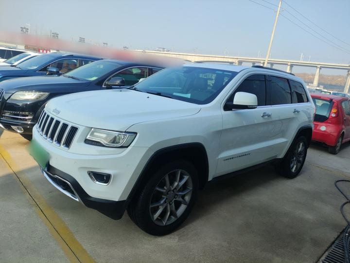 Grand Cherokee Imported 2015 3.0L Elite photo 4