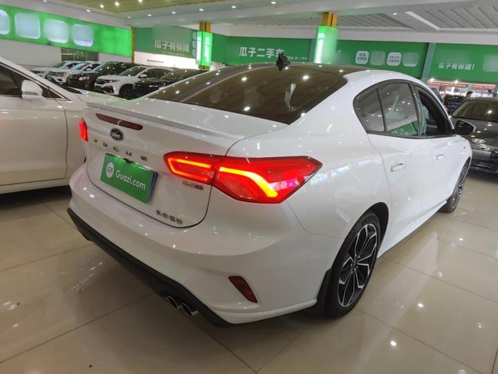 Focus 2020 Sedan EcoBoost 180 AT ST Line photo 4