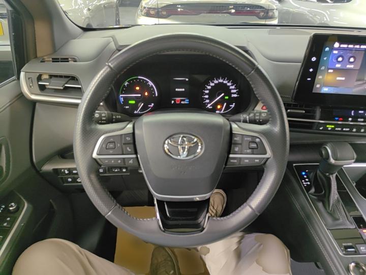 Sienna 2024 2.5L Hybrid Premium photo 6