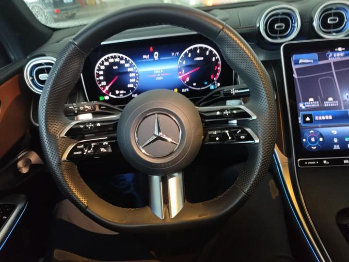 GLC 2024 GLC 300 L 4MATIC Luxury 5-Seater photo 6