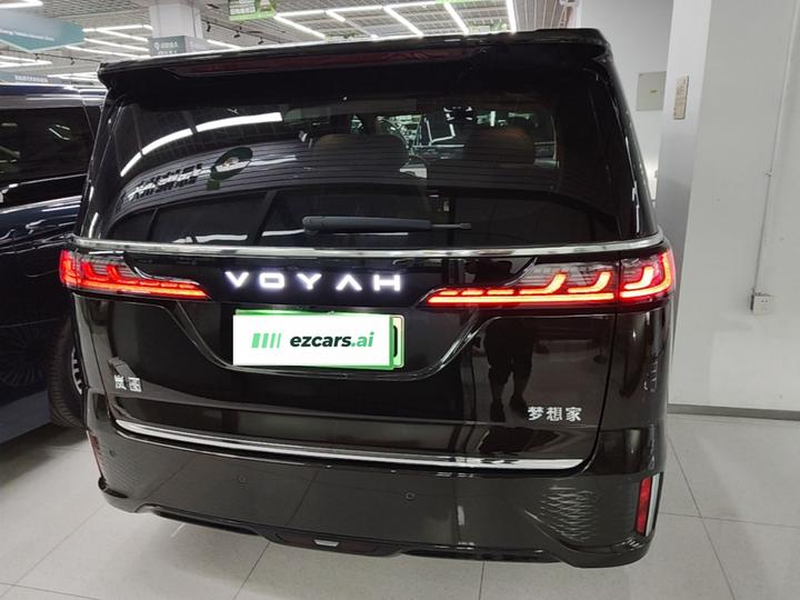 Voyah Dreamer 2025 PHEV AWD Flagship photo 5