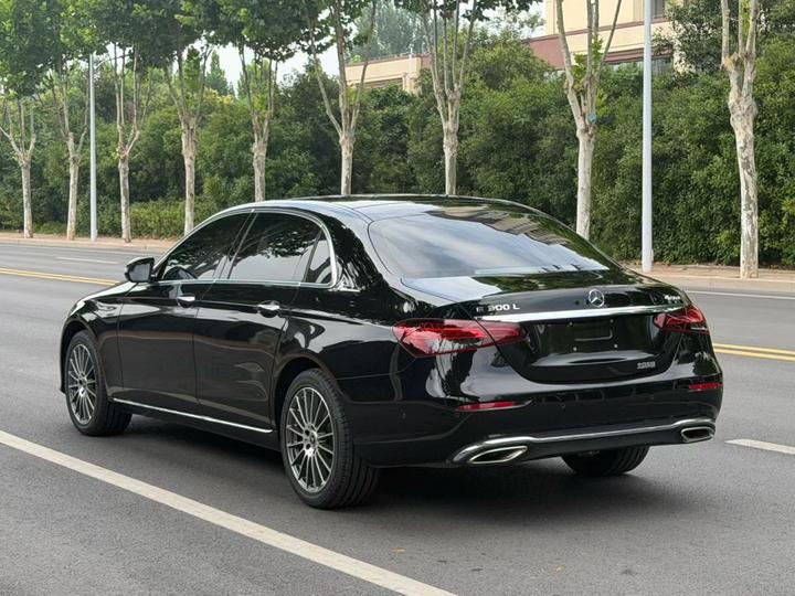 E-Class 2023 E 260 L 4MATIC photo 4