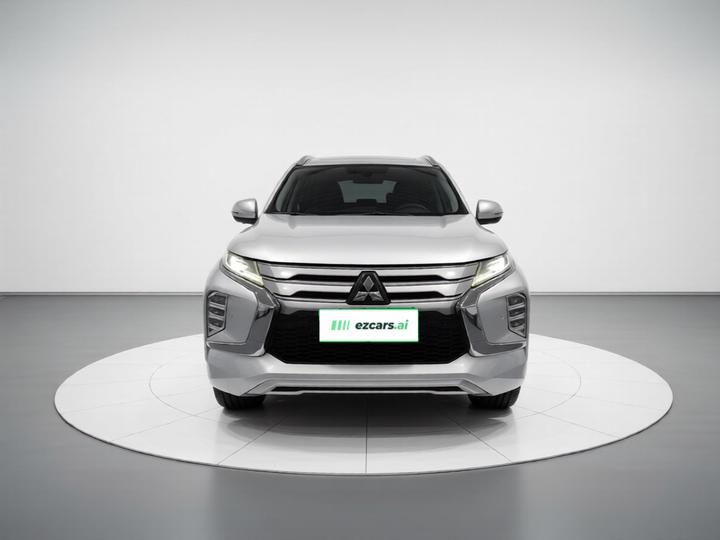 Pajero Imported 2020 3.0L Comfort photo 2