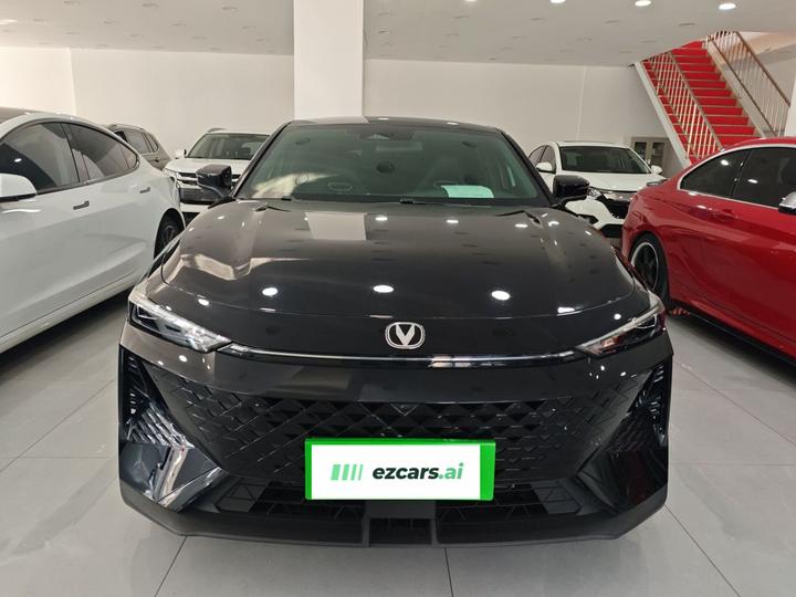 UNI-V 2024 1.5T Premium photo 2