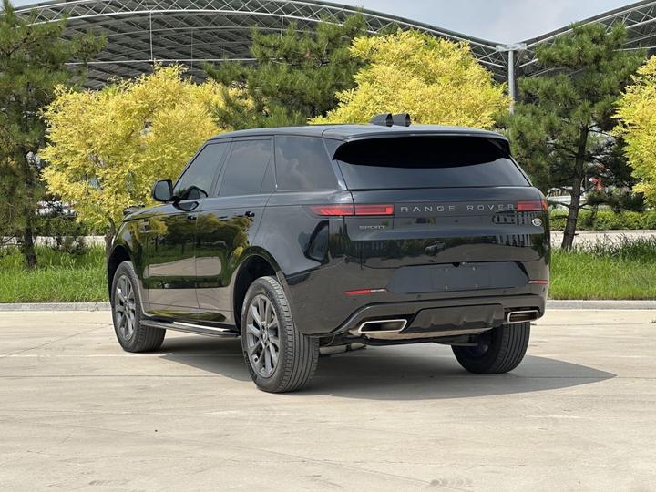 Range Rover Sport 2023 400PS Dynamic SE photo 4