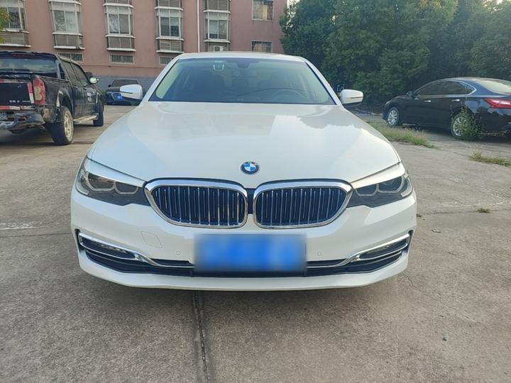 5 Series 2018 530Li Leading Luxury photo 2
