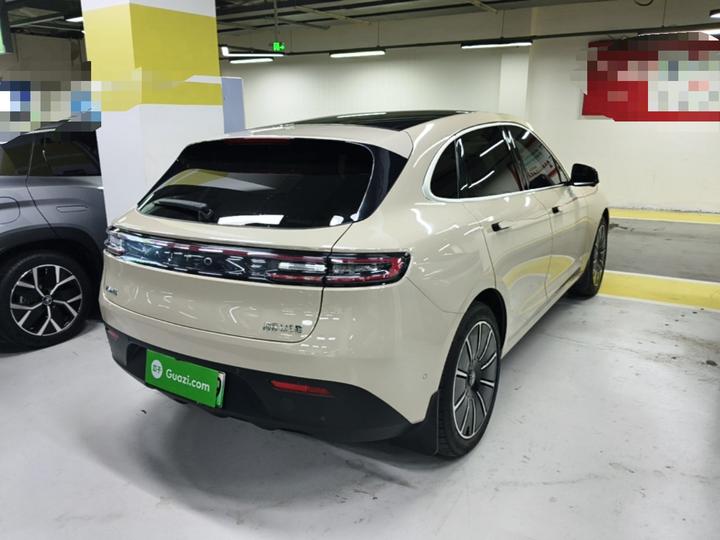 HIMA AITO M5 2022 EV AWD Performance photo 6