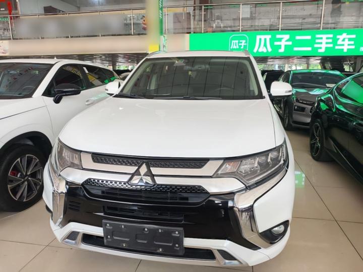 Outlander 2021 2.4L AWD Enjoy 7-Seater photo 2