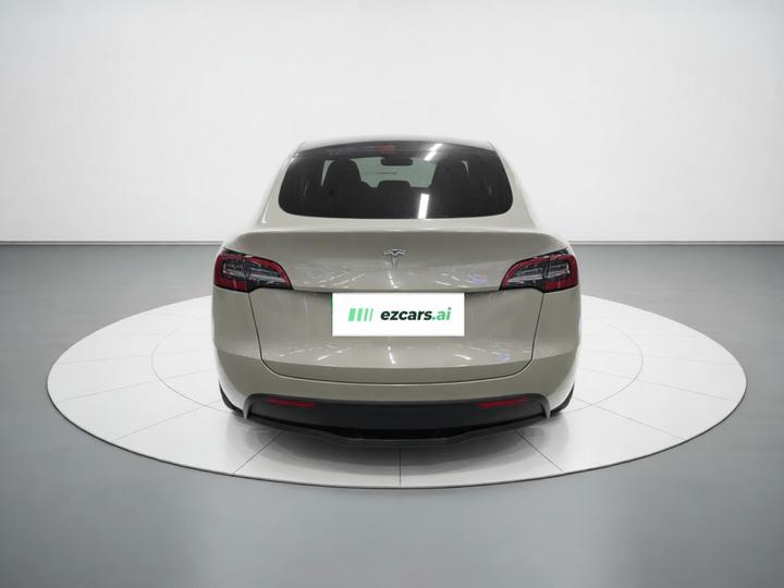 Model Y 2021 Standard Range RWD photo 3