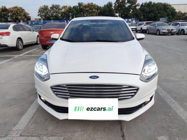 Escort 2019 1.5L AT photo 2