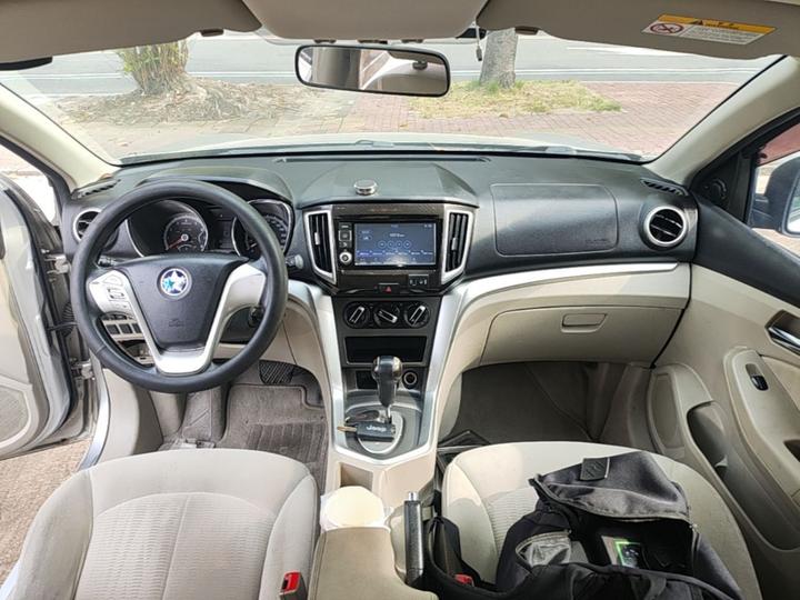 T70 2015 2.0L CVT photo 5
