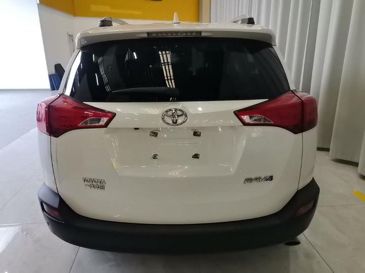 RAV4 2015 2.0L CVT RWD photo 5