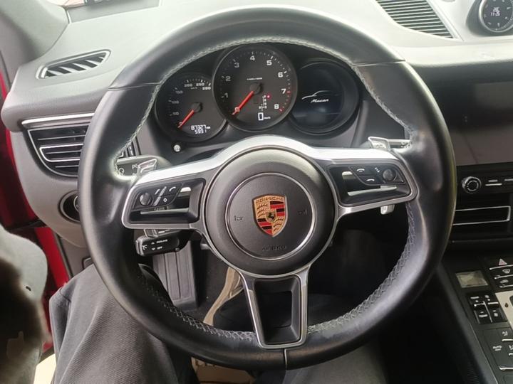 2018 Macan 2.0T photo 2
