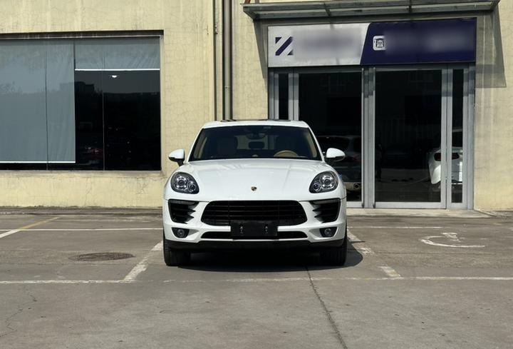 2014 Macan 2.0T photo 2