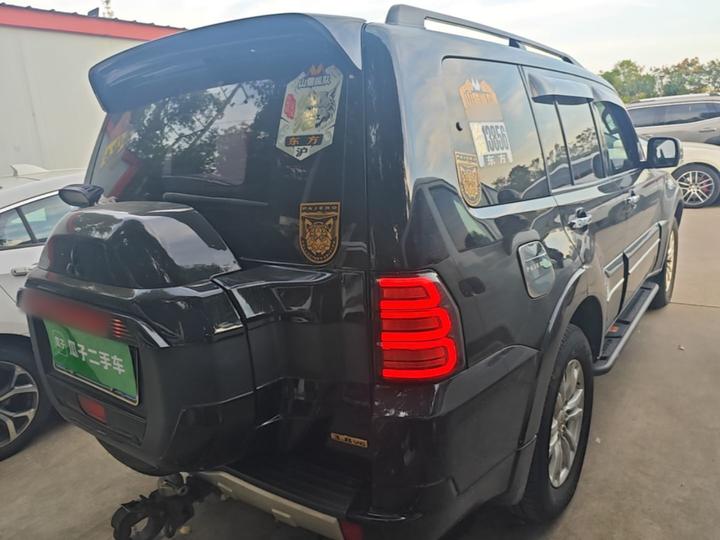 Pajero Parallel Import photo 4