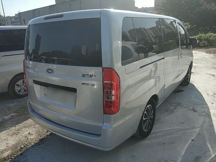 Refine M3 2019 PLUS 1.8L Luxury photo 4