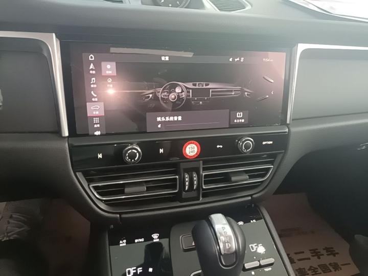 2022 Macan 2.0T photo 8