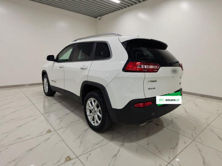 Cherokee 2016 2.4L Leading Smart photo 4