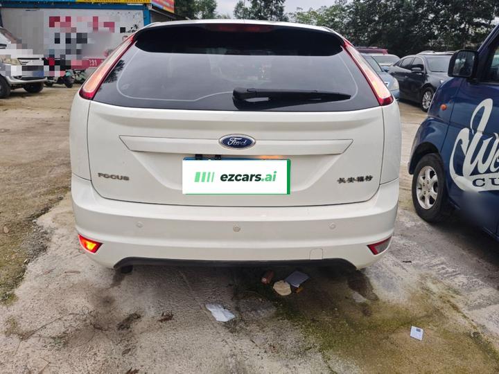 Focus 2013 Hatchback Classic 1.8L AT Anniversary Edition photo 5