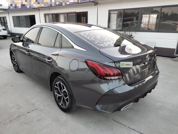 MG5 2022 180DVVT CVT Luxury photo 4