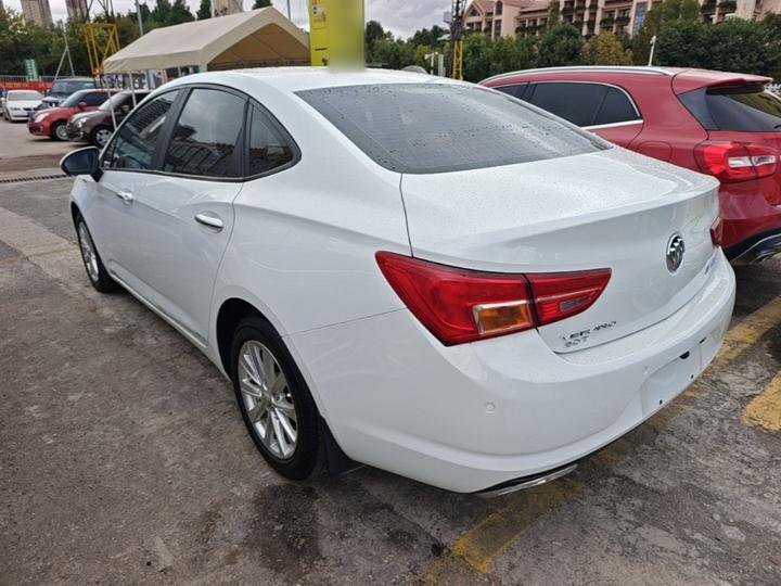 Verano 2015 Sedan 20T DCT Leading photo 4