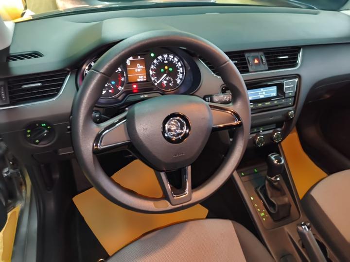 Octavia 2017 Classic 1.6L AT Comfort photo 2
