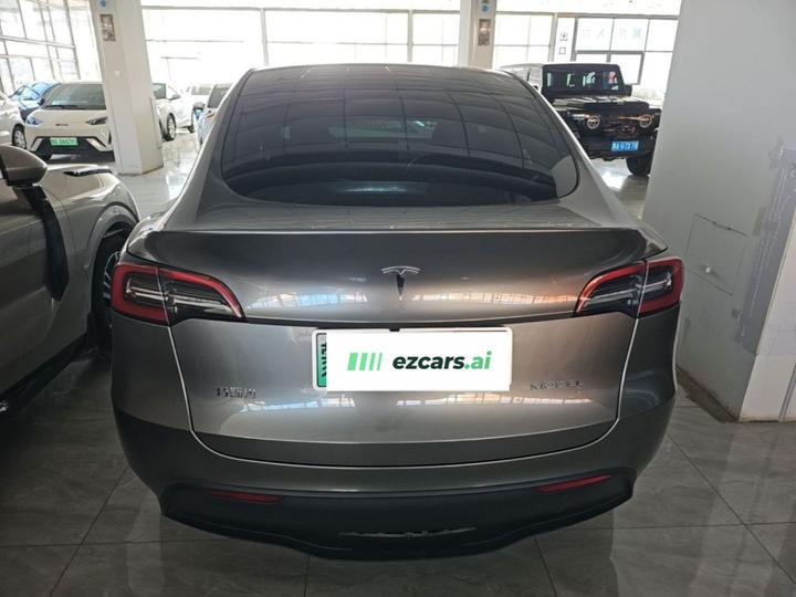 Model Y 2024 RWD photo 6