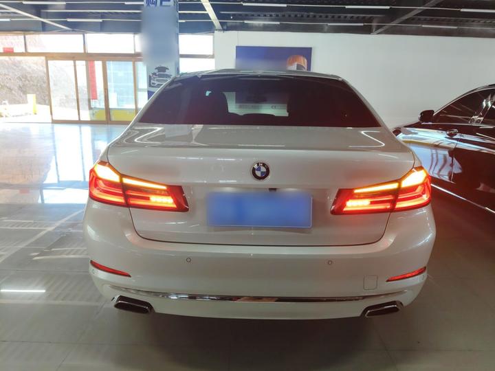 5 Series 2018 Facelift 530Li Leading Luxury photo 3