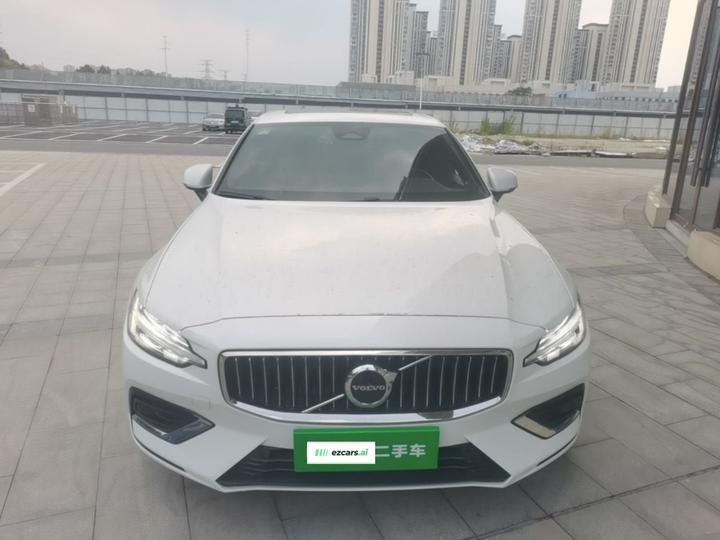 S60 2023 B4 Luxury photo 2