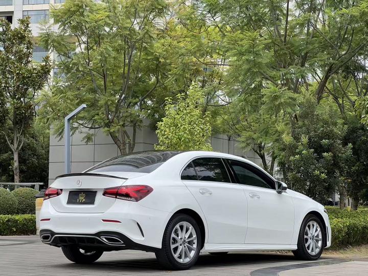 A-Class 2019 A 200 L Sport photo 4