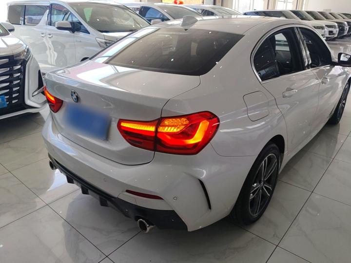 1 Series 2021 120i M Sport photo 4