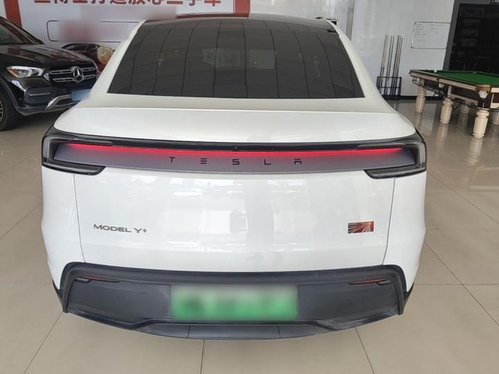 Model Y 2025 Long Range AWD Launch Edition photo 3