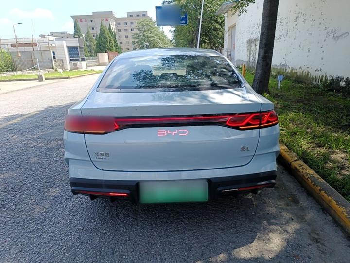 Qin L 2024 DM-i 80KM Leading photo 3