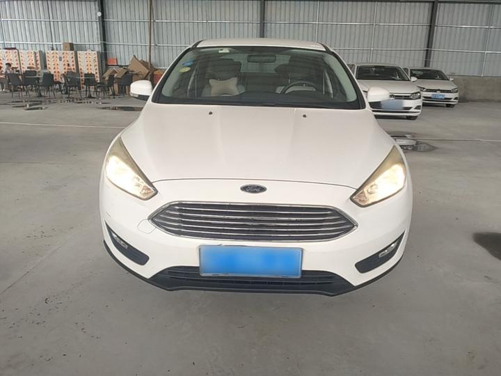 Focus 2015 Sedan 1.6L AT Comfort photo 2