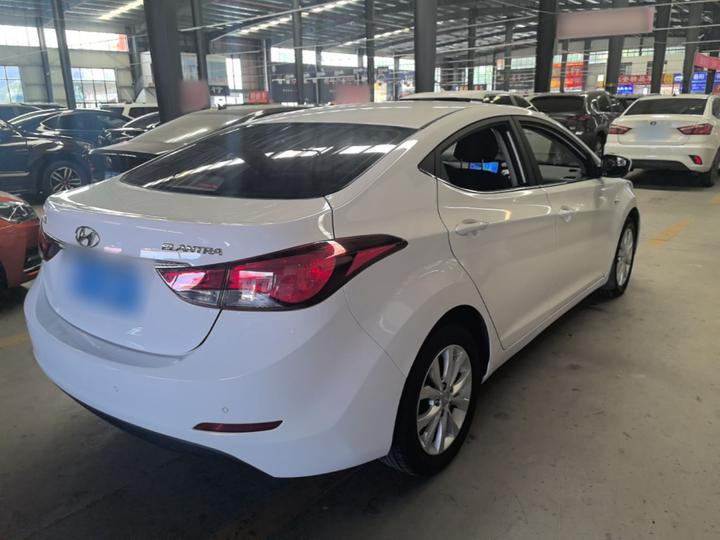Elantra 2016 1.6L AT Smart photo 4