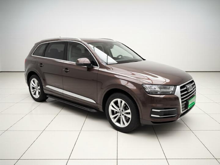 Q7 2018 45 TFSI Tech photo 3